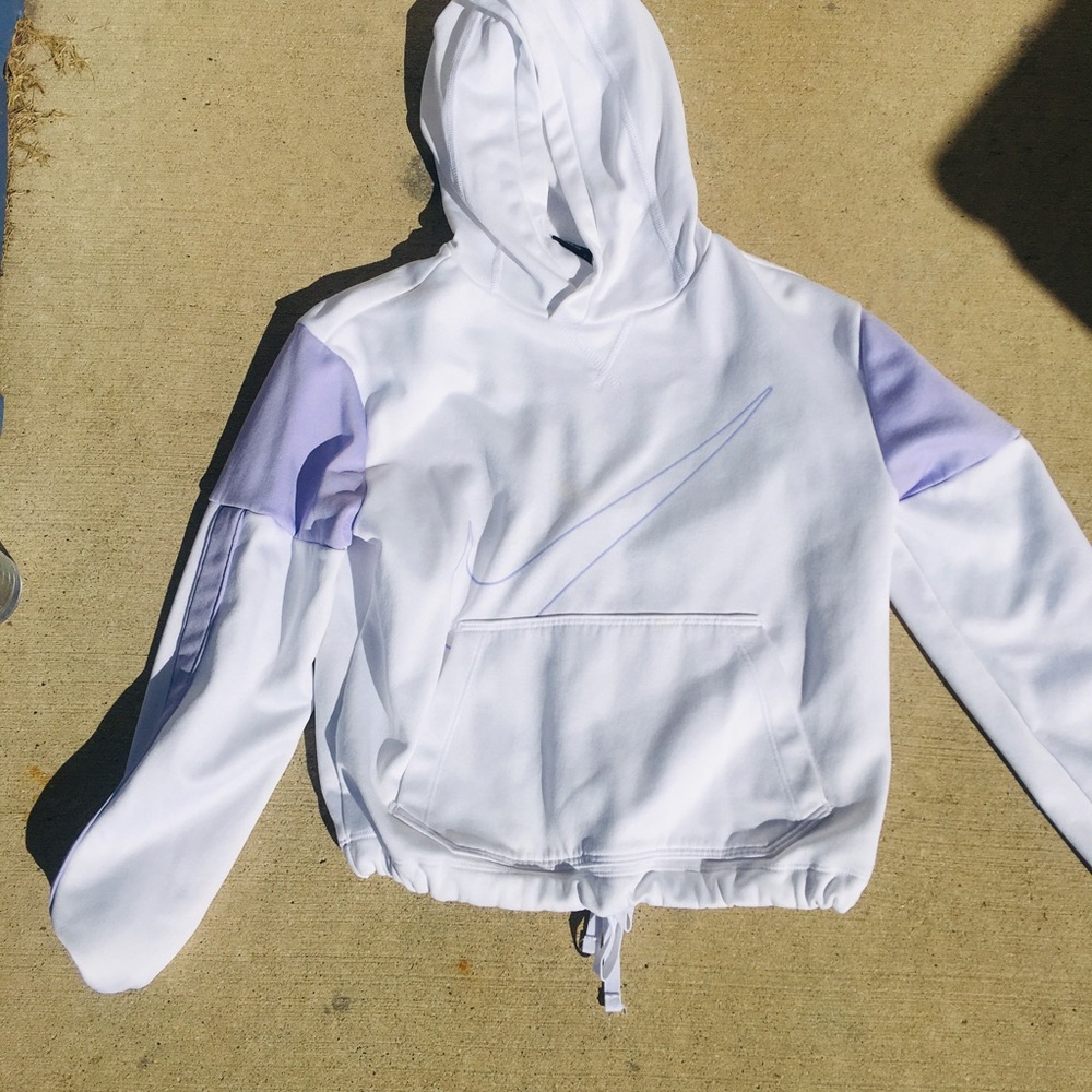 Nike sweatshirt!!! Super cute